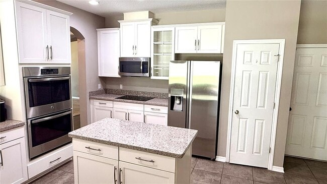 Building Photo - 4890 Palmetto Park Dr