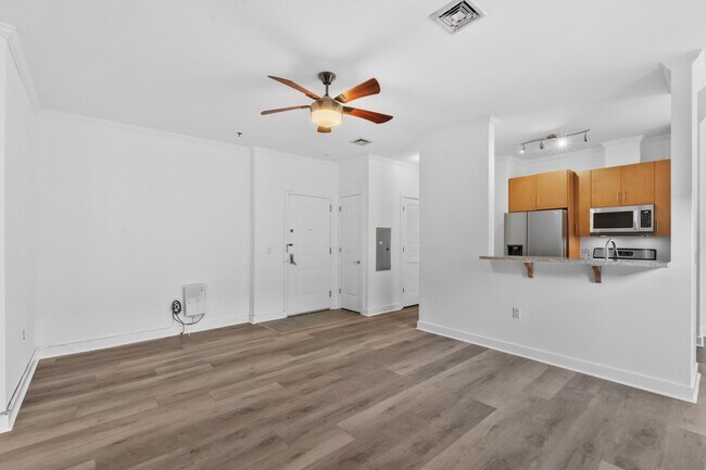 Building Photo - 172 Culver Ave