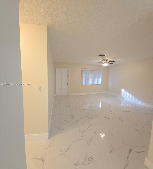 Building Photo - 2526 Taylor St