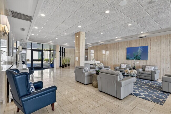 Building Photo - 9650 S Ocean Dr