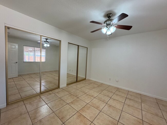 Building Photo - Hesperia Home on The Mesa