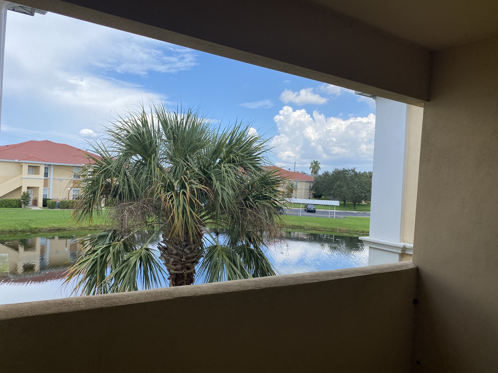 Private, covered lanai is lakefront with fountain views - 1025 Villagio Cir