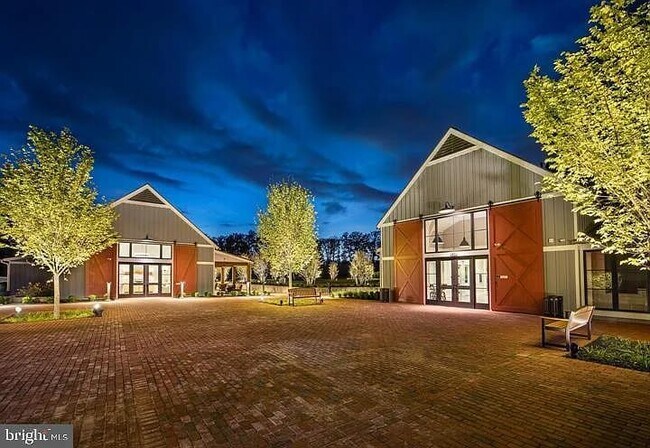Building Photo - 17905 Woods View Dr