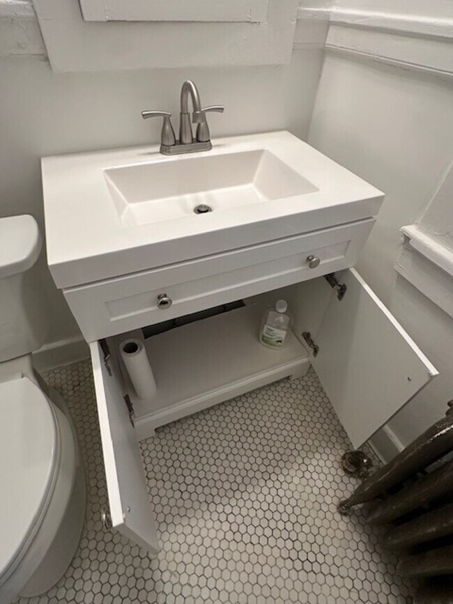 Building Photo - 2209 Rivermont Ave