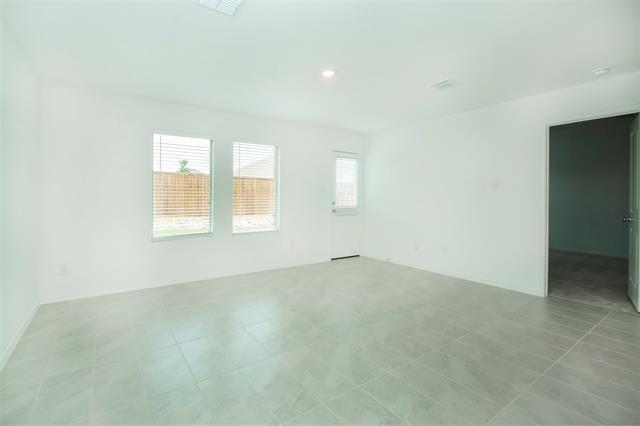 Building Photo - 2905 Kings Table Ct