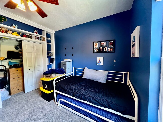 Building Photo - Beautiful home in the Chancellor Walk neig...