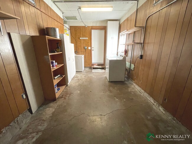 Building Photo - 3 Bedroom Home in Hayward