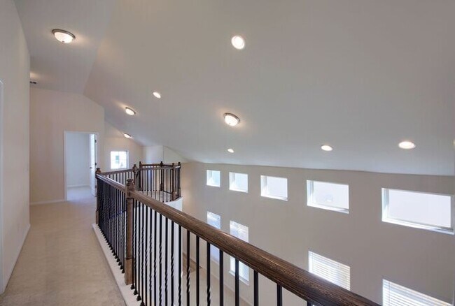 Building Photo - Charming 4 beds 3.5 baths in Leander