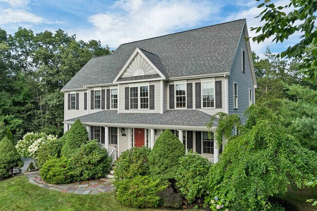 Building Photo - 8 Hemlock Ln