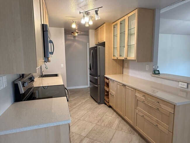 Building Photo - 929 Glenfinnan Way