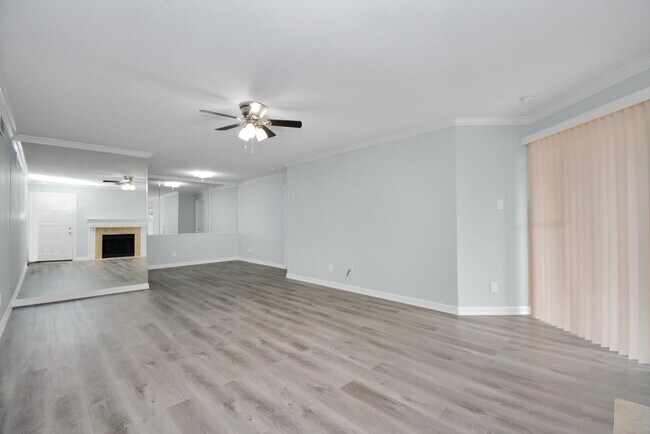 Building Photo - 9700 Leawood Blvd