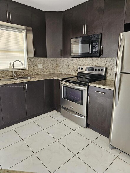Primary Photo - 6685 W 26th Ct