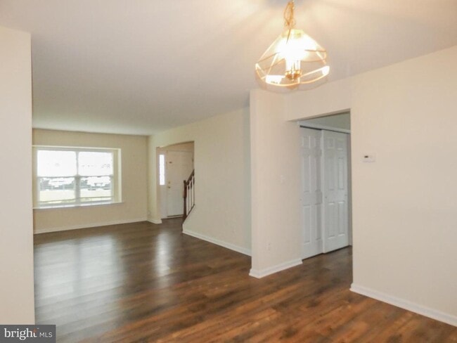 Building Photo - 2105 Lexington Mews