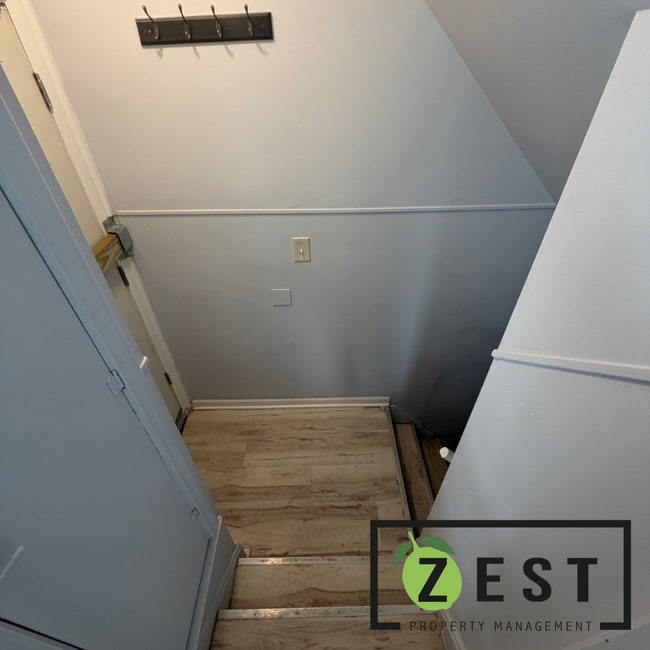 Building Photo - OPEN HOUSE-4/23! 4PM-430PM! Amazing 3 Bedroom 1 Bathroom - $1,225.00