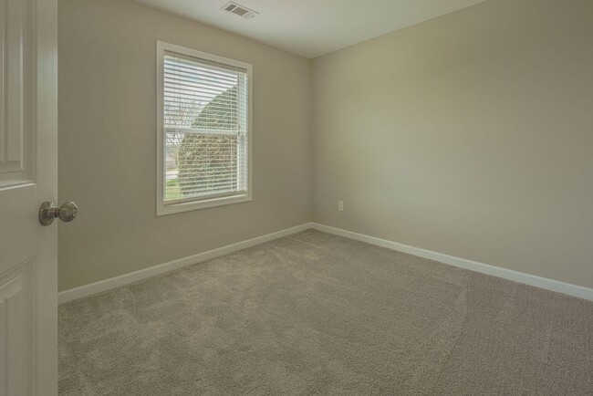 Building Photo - 77 Gray Field Ct