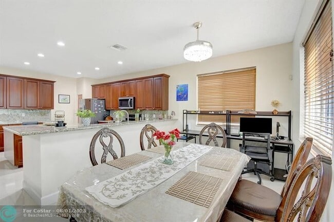 Building Photo - 6158 SW 194th Ave