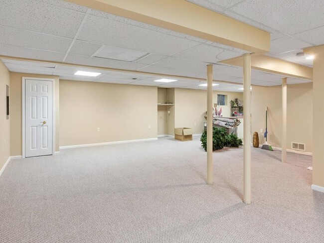 Building Photo - 2607 Flagstone Cir