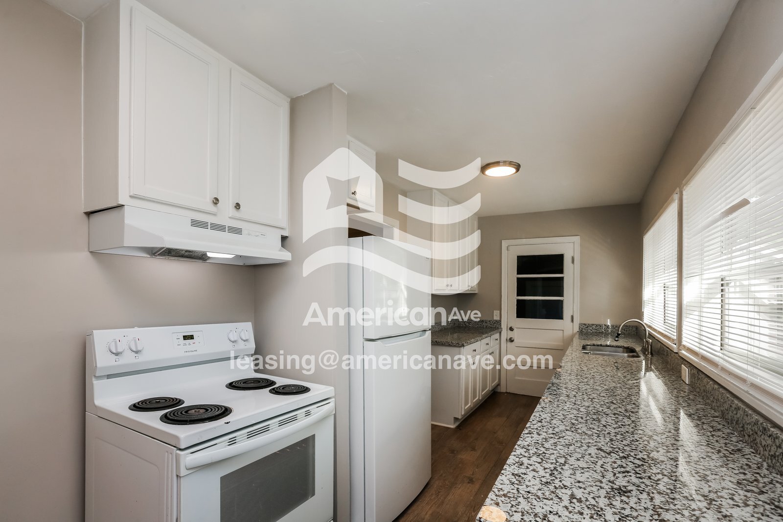 Building Photo - 514 Naples Rd