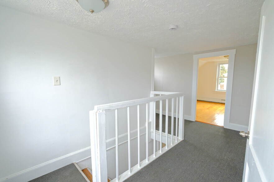 Building Photo - 26 Curtis Rd