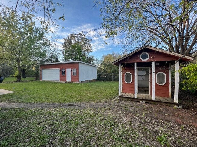 Building Photo - 2973 Moorcroft Dr