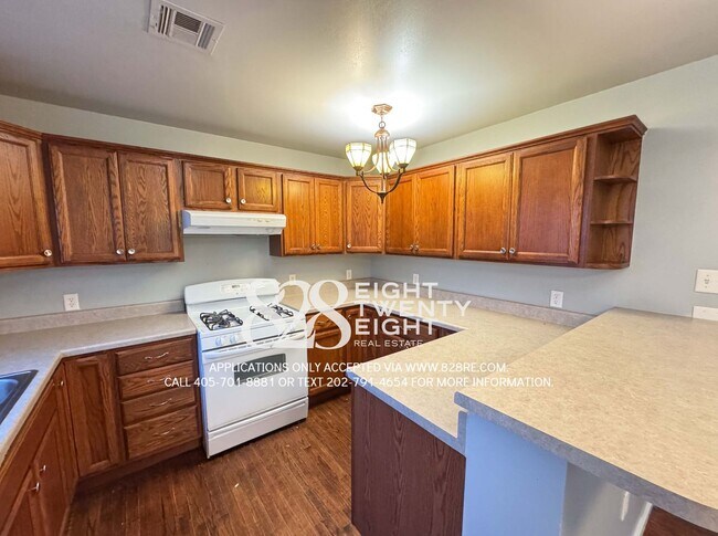 Building Photo - COMING 12/29/25! CUTE 3 BED/2 BATH STONE SINGLE FAMILY W/ GARAGE HOME IN DEL CITY!