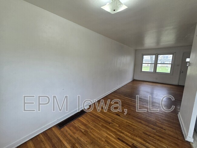 Building Photo - 269 Madison St