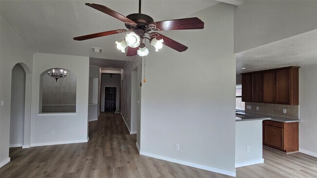 Building Photo - 18015 Willow Cliff Ln