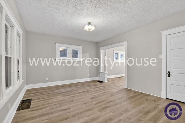 Building Photo - 450 Second St