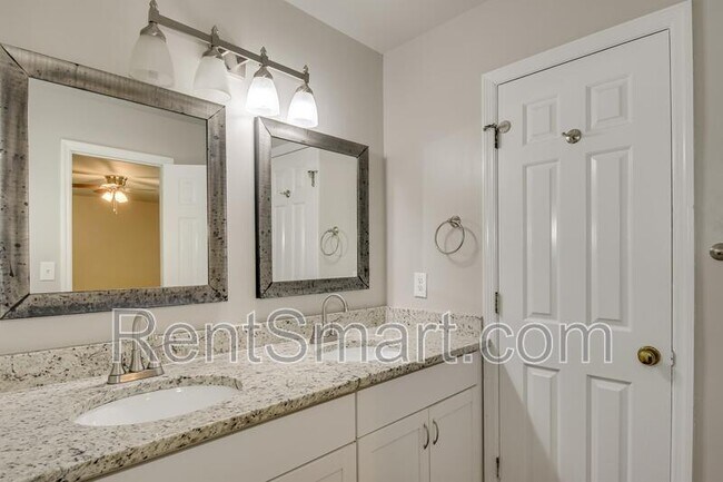 Building Photo - 2913 Running Creek Ln
