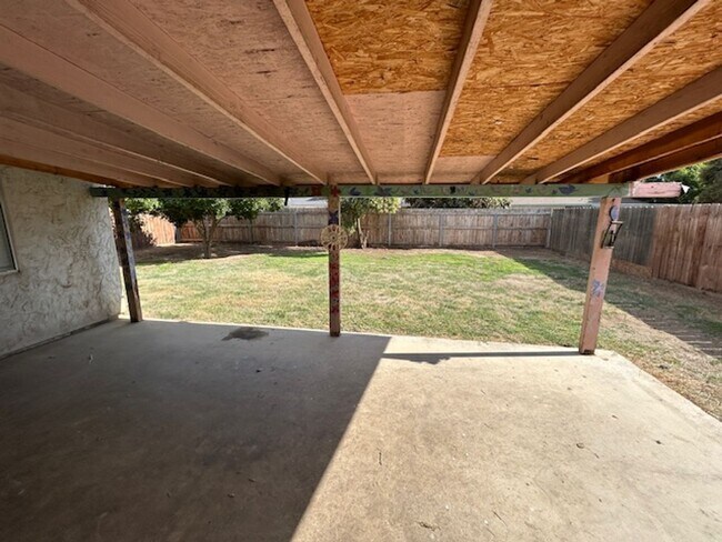 Building Photo - Newly Remodeled
