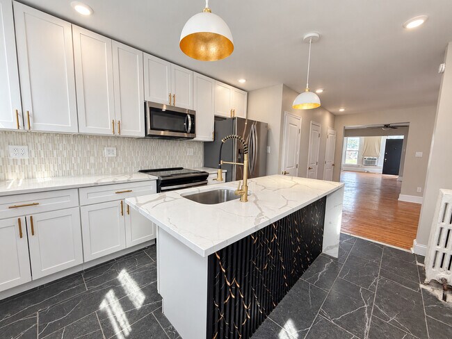 Building Photo - 2112 N 57th St