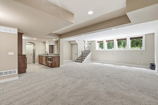 Building Photo - 9638 Zarda Dr