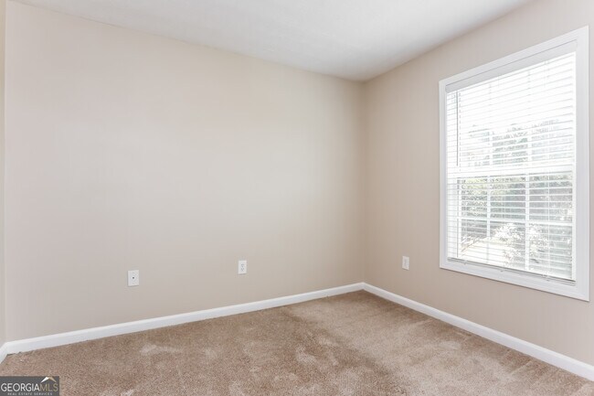 Building Photo - 15 Arthurs Ln