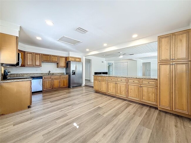 Building Photo - 424 72nd St N