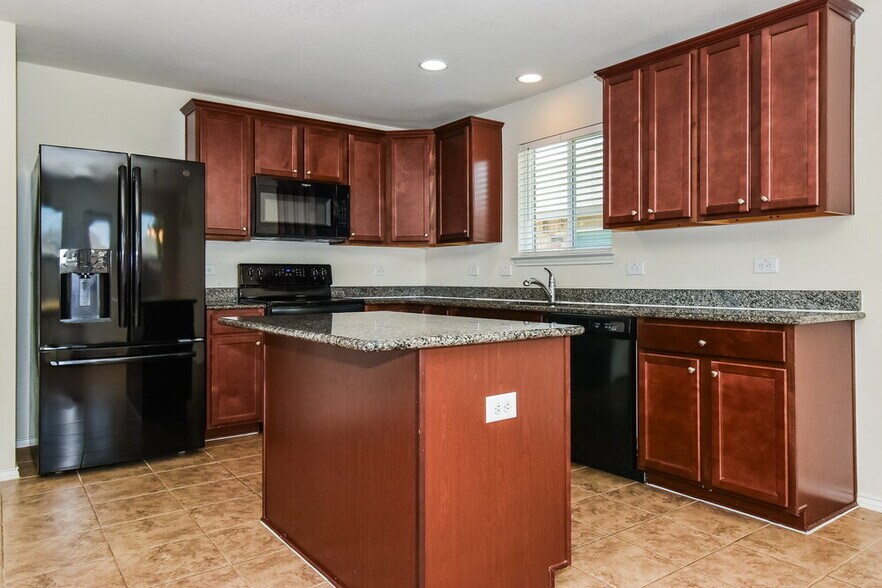 Building Photo - 1449 Vernon Dr