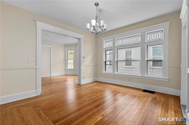 Building Photo - 167 Norton St