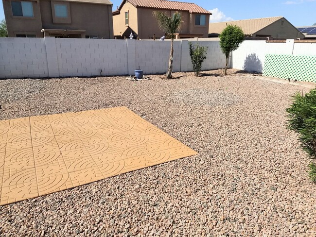 Building Photo - Beautiful Maricopa 3 Bedroom 2 Bath Home