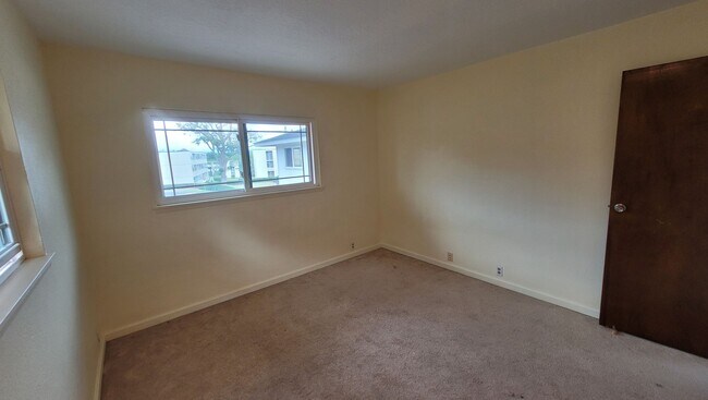 Building Photo - Spacious 5 Bedroom 3 Bath Duplex House w/ 2 car Garage and Gated Driveway in Mililani