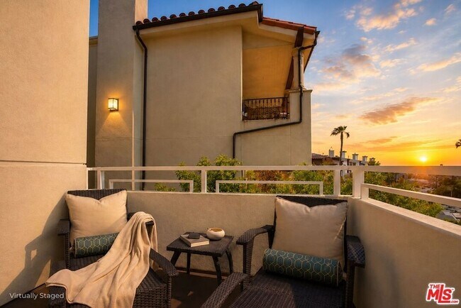 Building Photo - 1430 S Beverly Glen Blvd