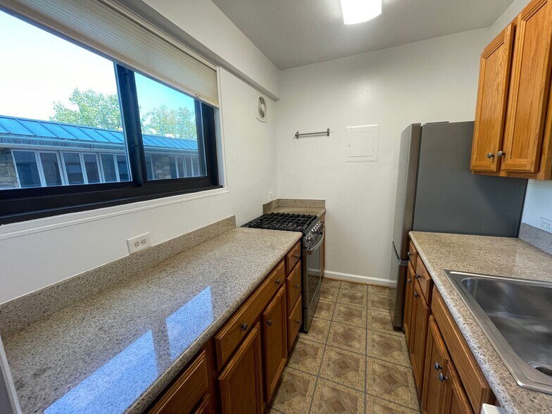 Kitchen - 3601 Wisconsin Ave NW
