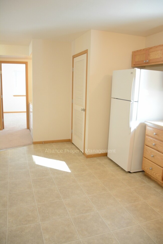 Building Photo - Vattier St. 928-30