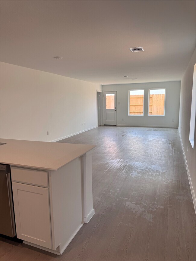 Building Photo - 6123 Sunburst Scarlet St