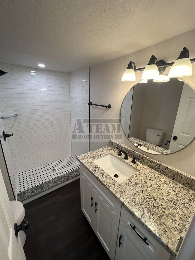 Building Photo - Beautiful Remodeled 3 Bed 1.5 Bath