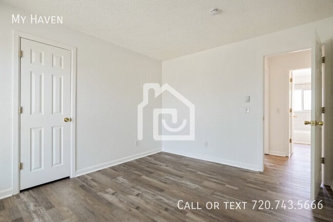 Building Photo - 17898 E Mexico Dr