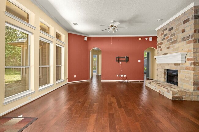 Building Photo - 10218 Garden Crossing Ln