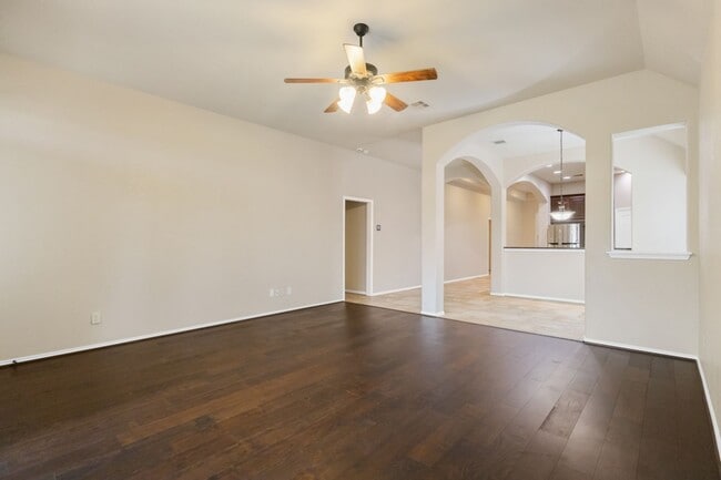 Building Photo - 8710 White Crown