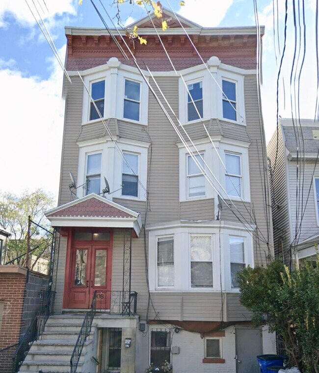 Building Photo - 308 Clerk St