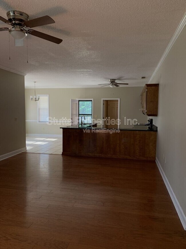 Building Photo - 97 N Bailey Springs Dr