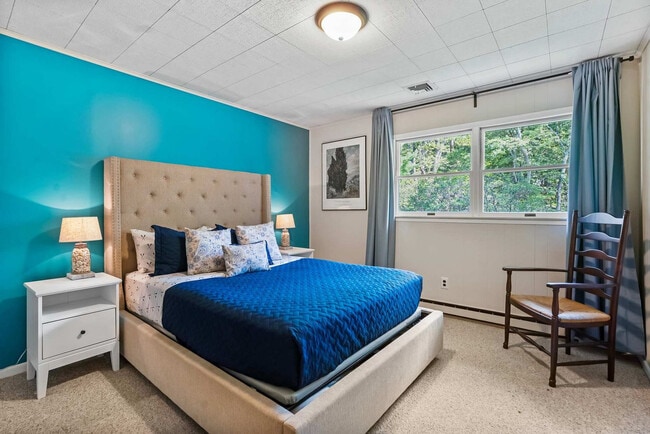 Building Photo - 1345 Long Creek Dr