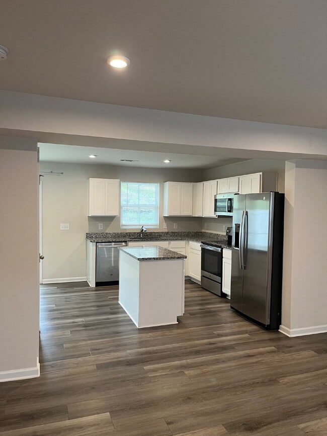 Building Photo - 1607 Mountain Ash Ln